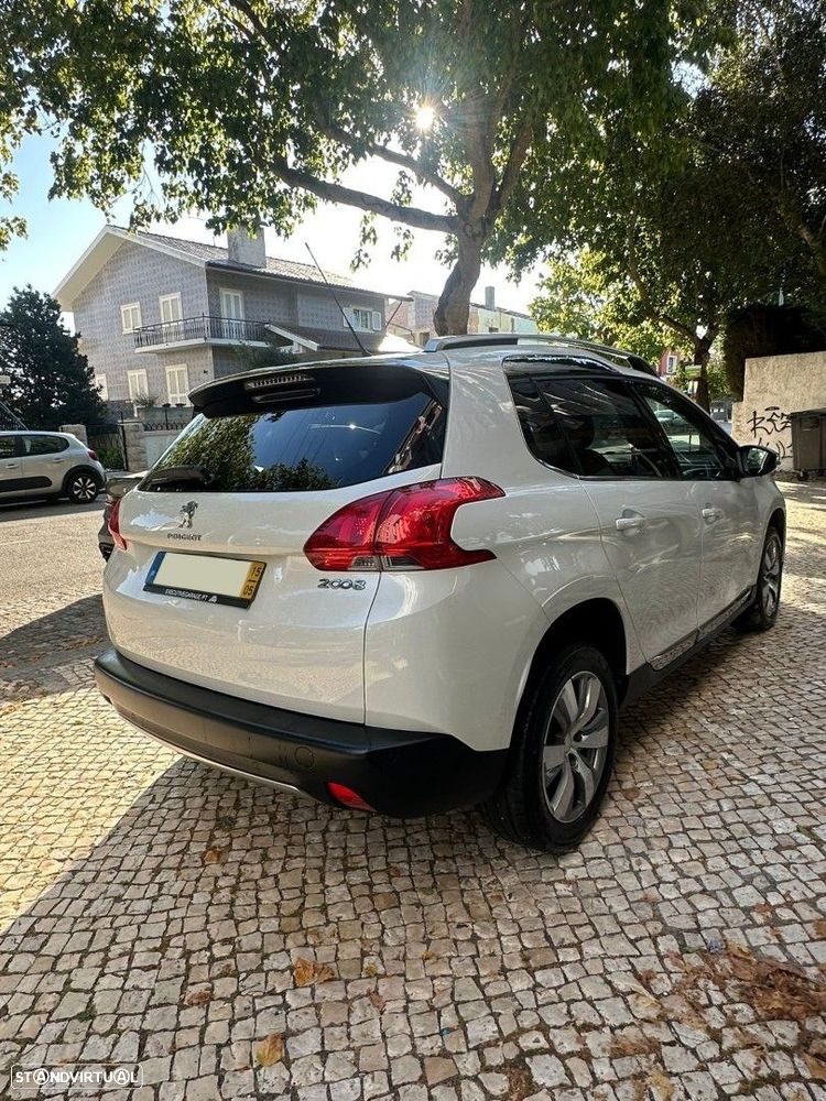 Peugeot 2008 1.2 PureTech Allure - 3
