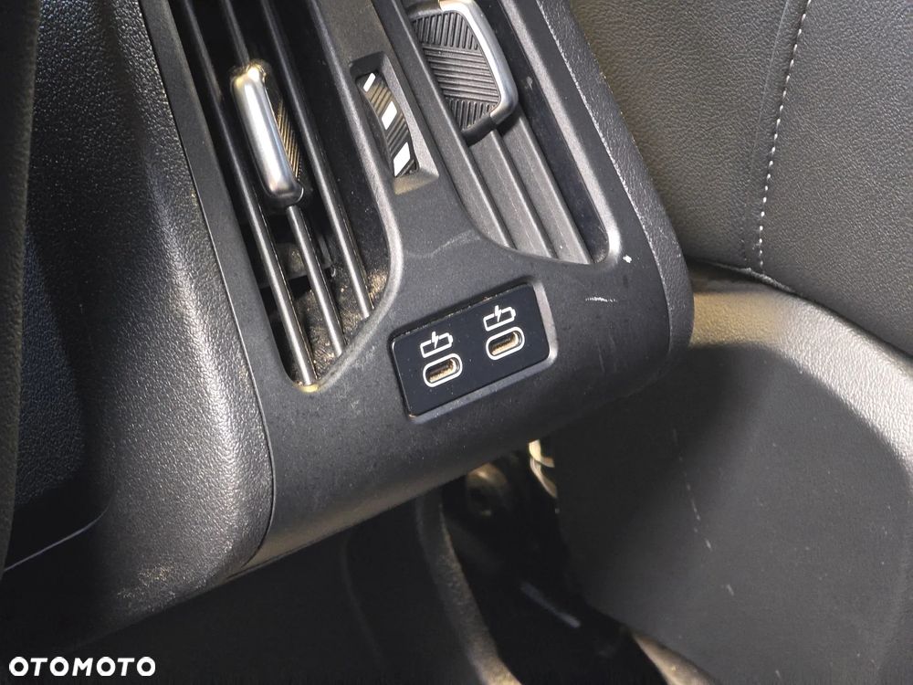 BMW Seria 2 218i - 20