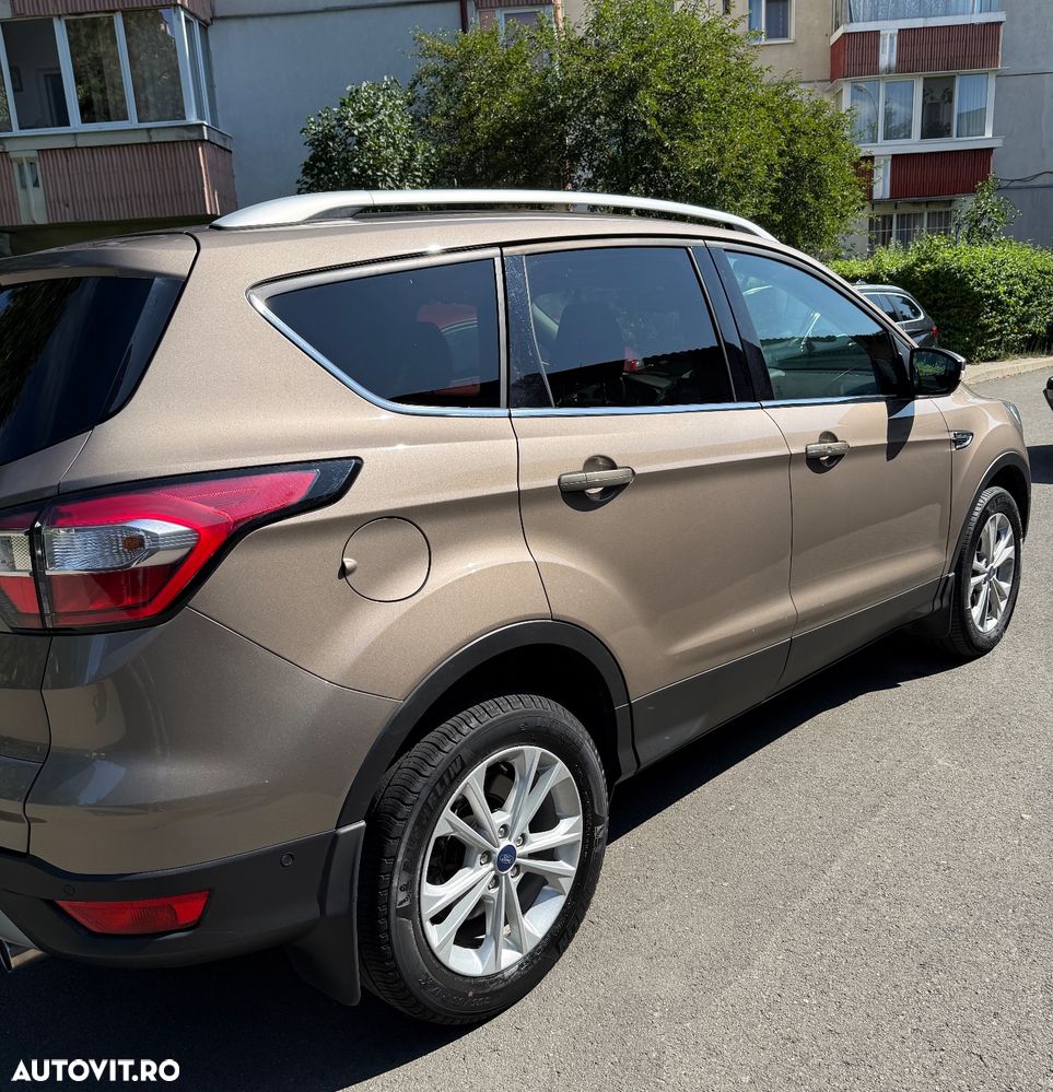 Ford Kuga 2.0 TDCi 4WD Powershift Titanium - 4