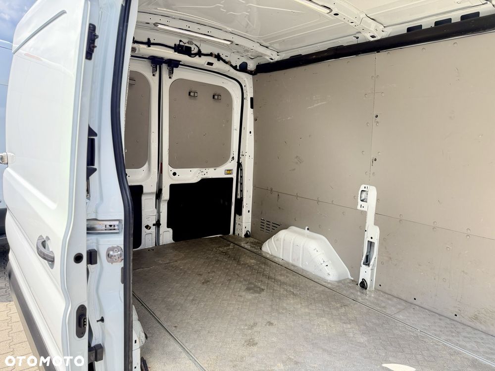Ford Transit - 31