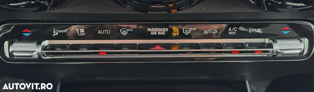 Mercedes-Benz GLB - 28