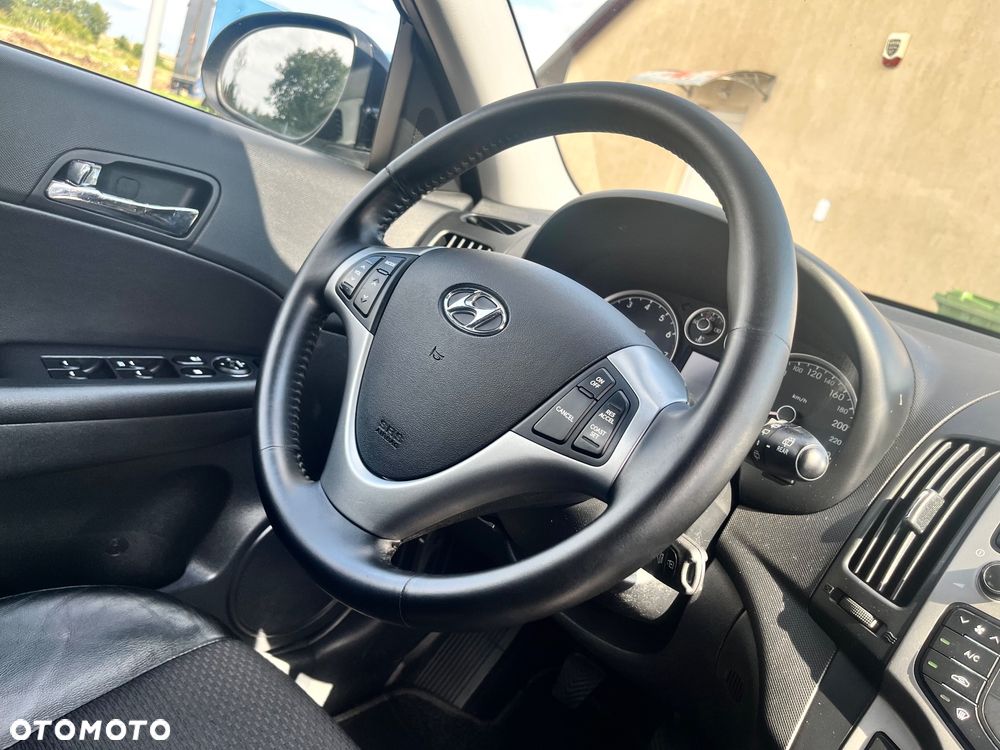 Hyundai i30 2.0 Premium - 24