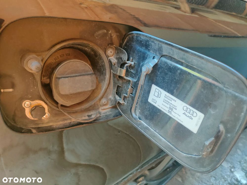 Audi A4 Avant 2.0 T FSI quattro - 14