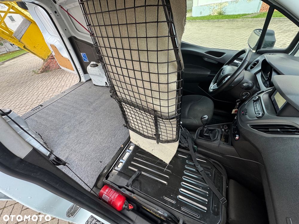 Ford Transit Courier - 8