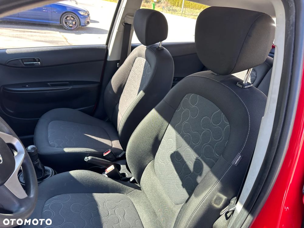 Hyundai i20 1.2 FIFA WM Edition - 17
