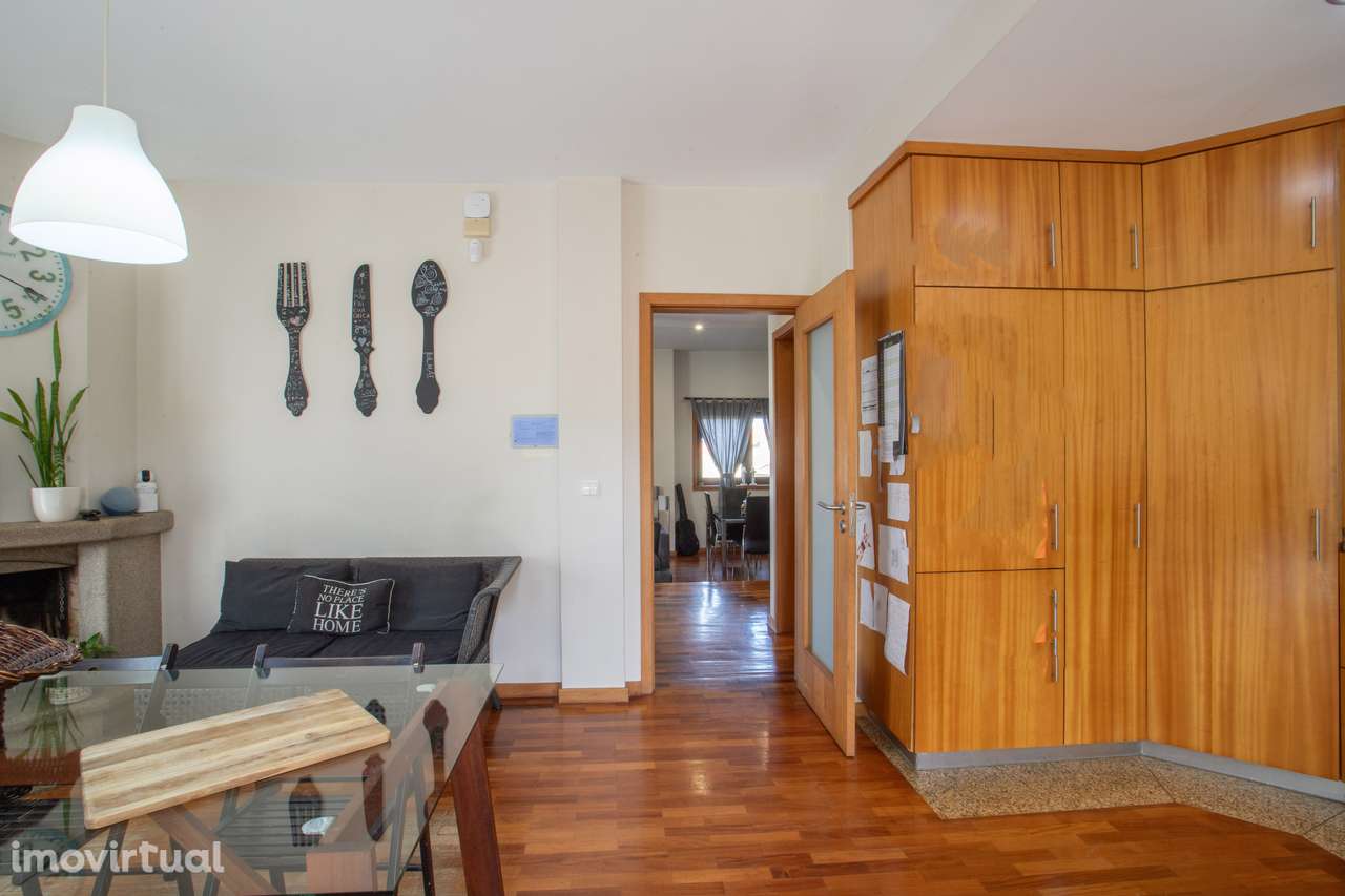 Moradia V3 de quatro frentes - Perosinho SD/04638/CO - Grande imagem: 4/19