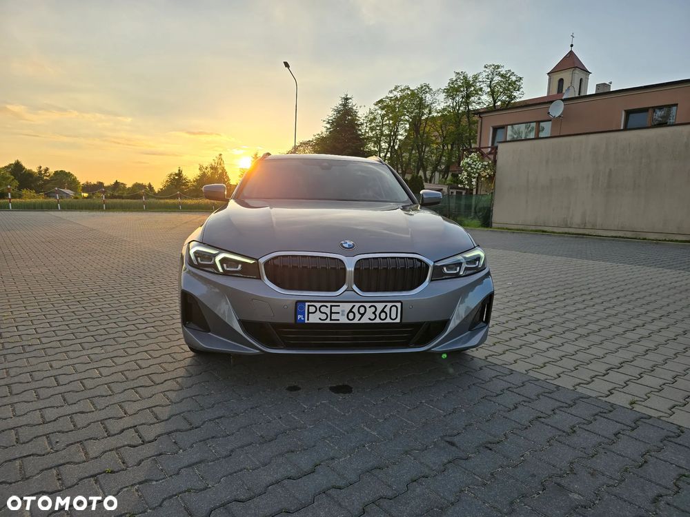 BMW Seria 3 318d mHEV - 11