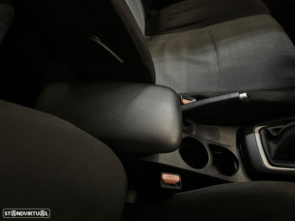 Kia Ceed SW 1.6 CRDi EX ISG - 34