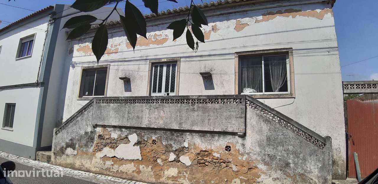 MORADIA PARA RECUPERAR EM AMOREIRA ÓBIDOS - Grande imagem: 2/12