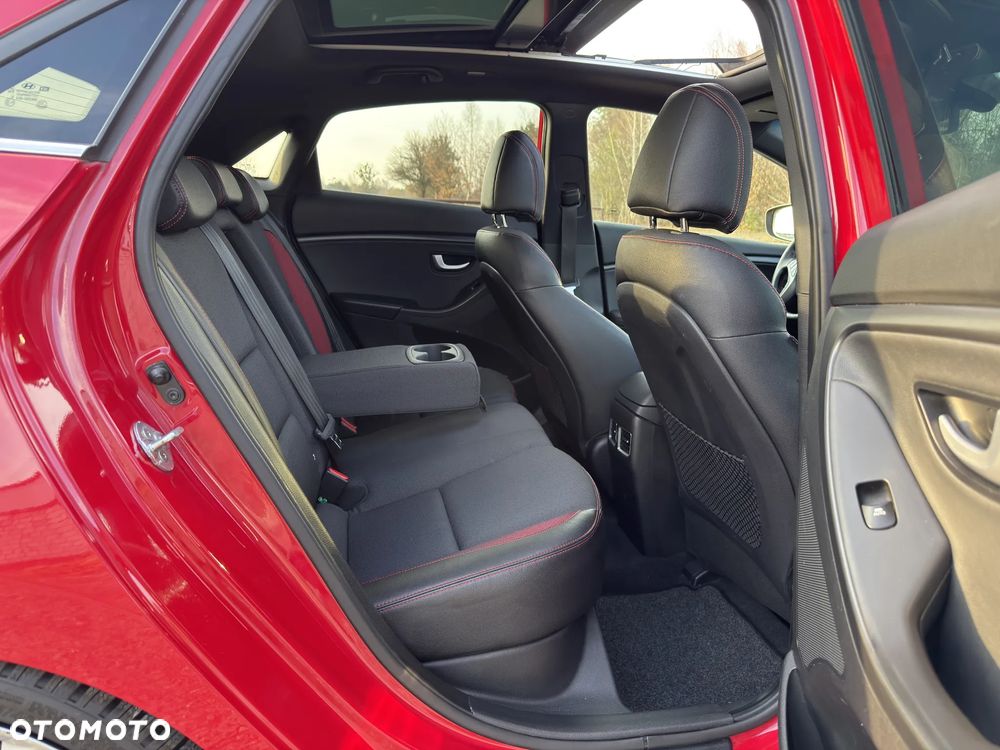 Hyundai i30 1.6 T GDI Turbo - 28