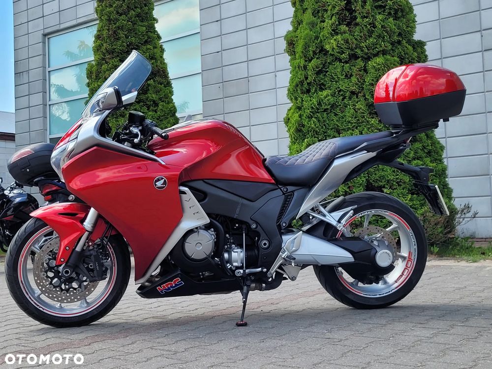 Honda VFR - 8