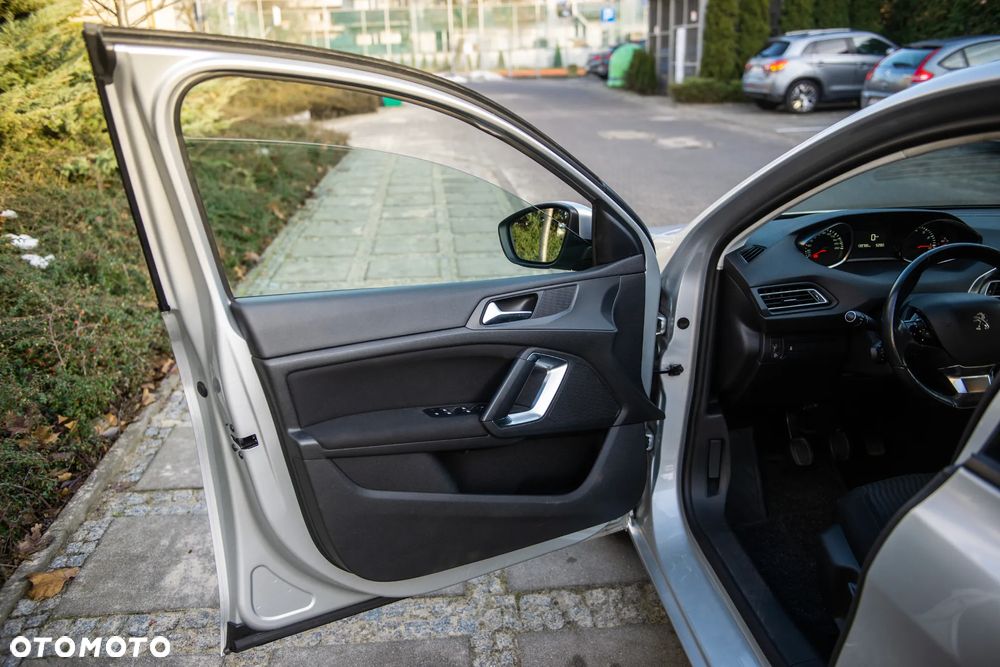 Peugeot 308 1.2 PureTech Access EU6 - 12