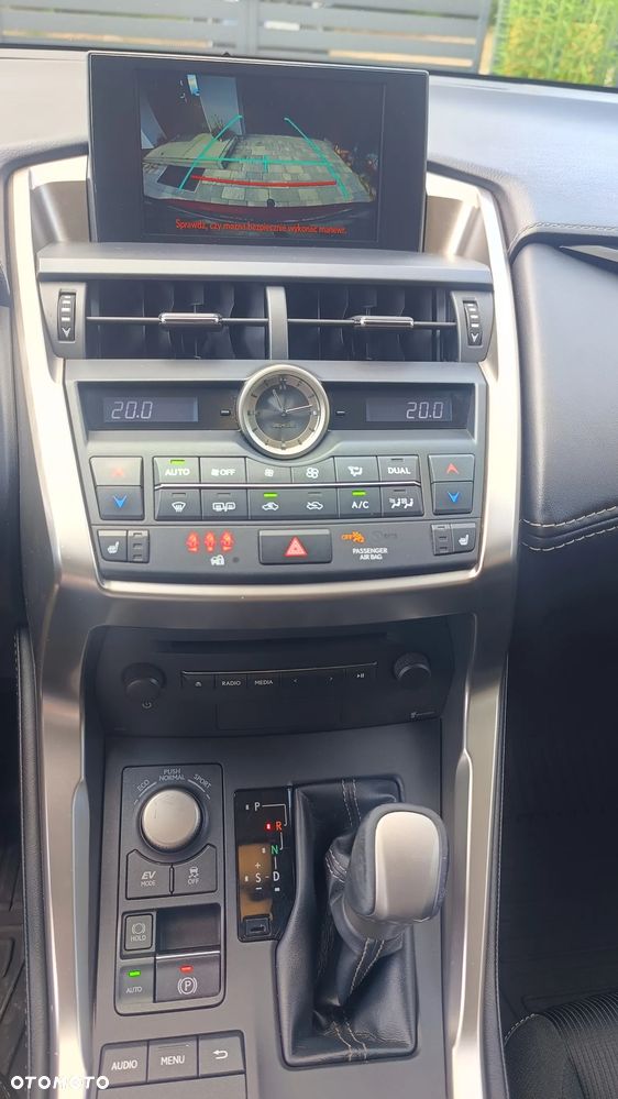 Lexus NX 300h Elegance AWD - 25