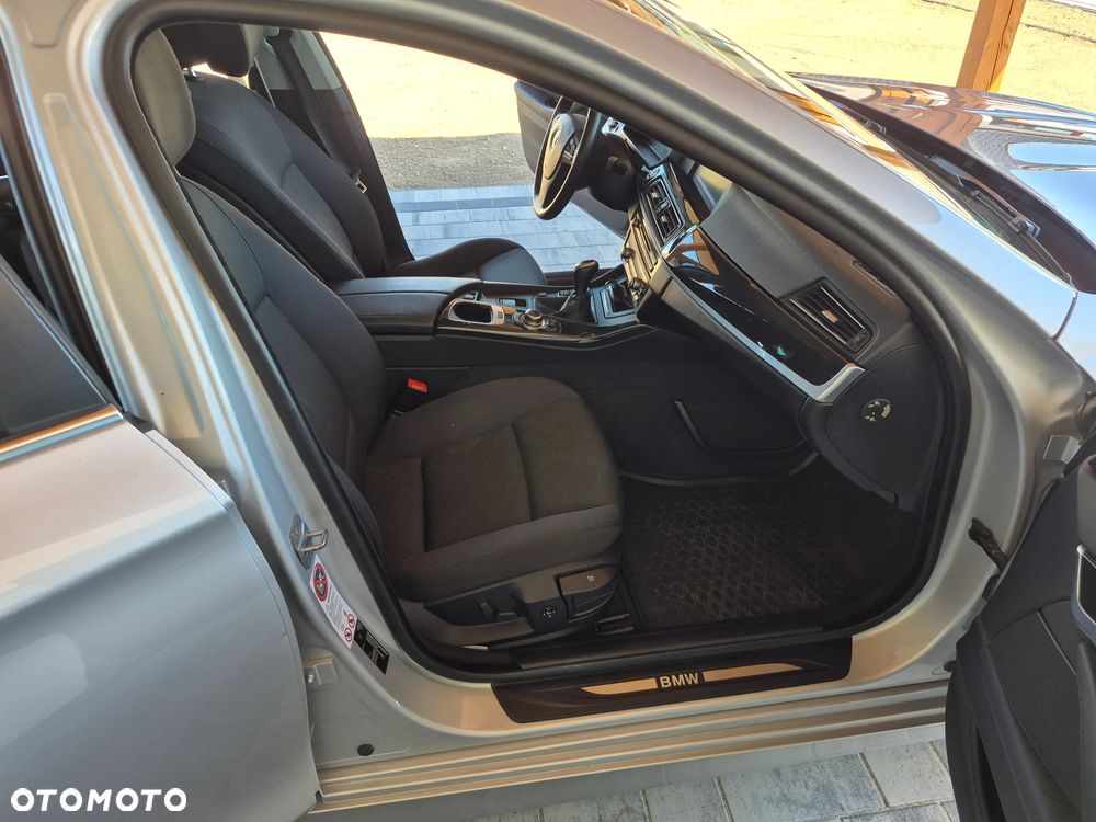 BMW Seria 5 520d - 22