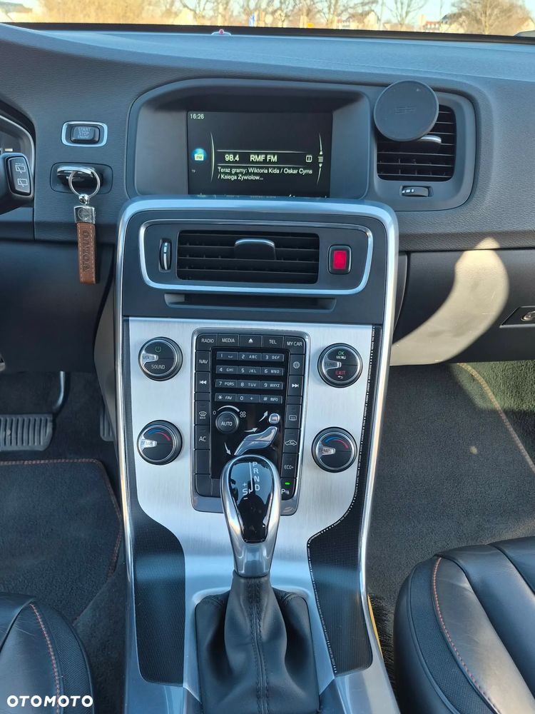 Volvo V60 D2 Geartronic - 18