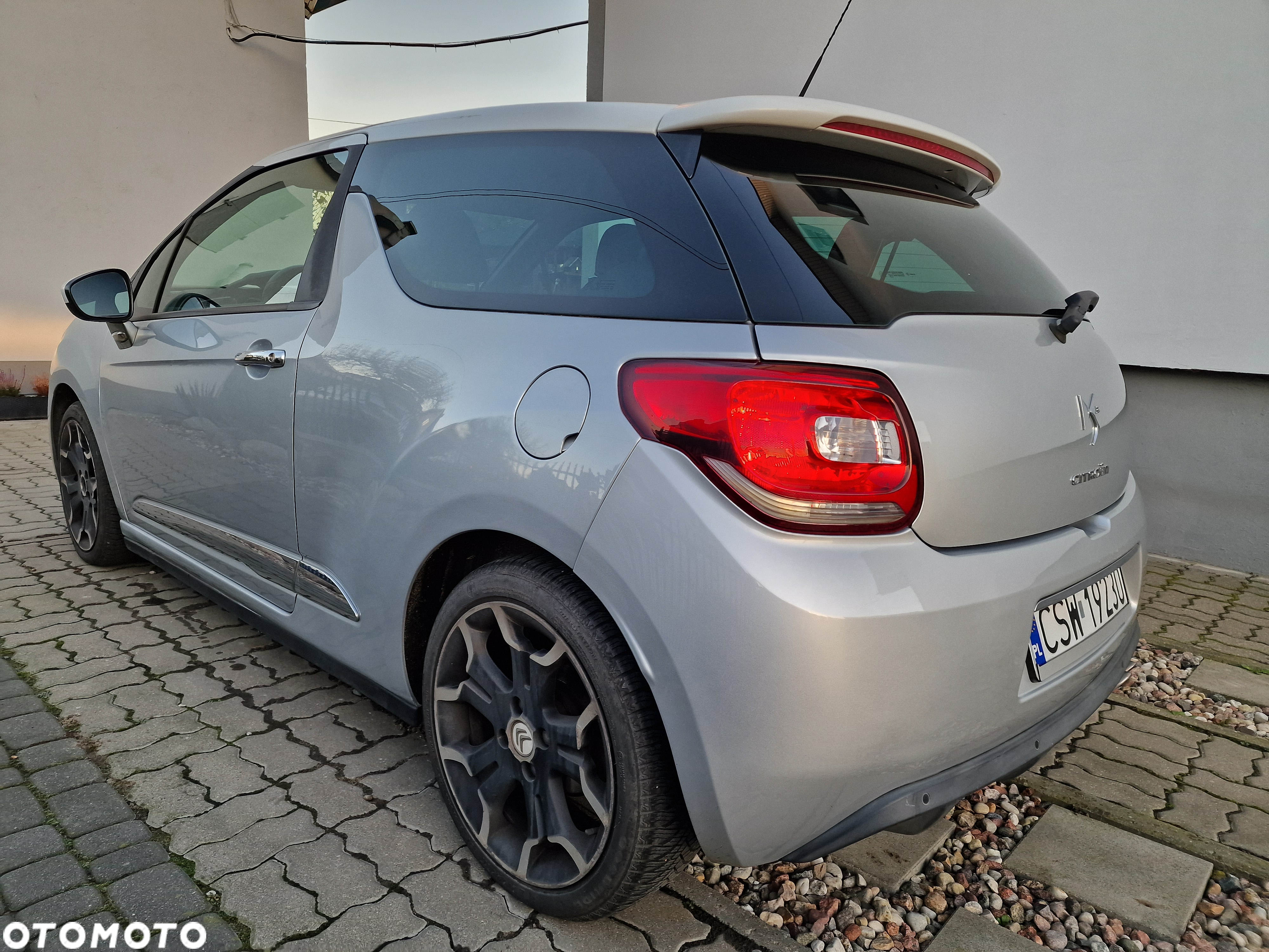 Citroën DS3 1.6 HDi SportChic - 4