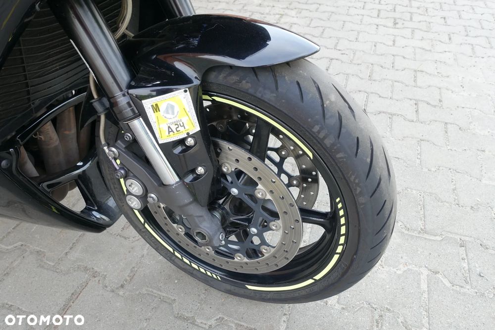 Yamaha FZ - 12