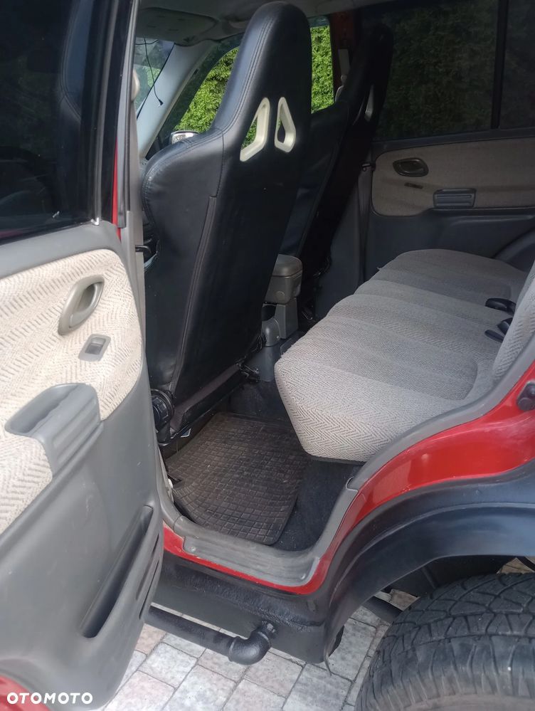 Suzuki Grand Vitara 2.5 V6 - 9