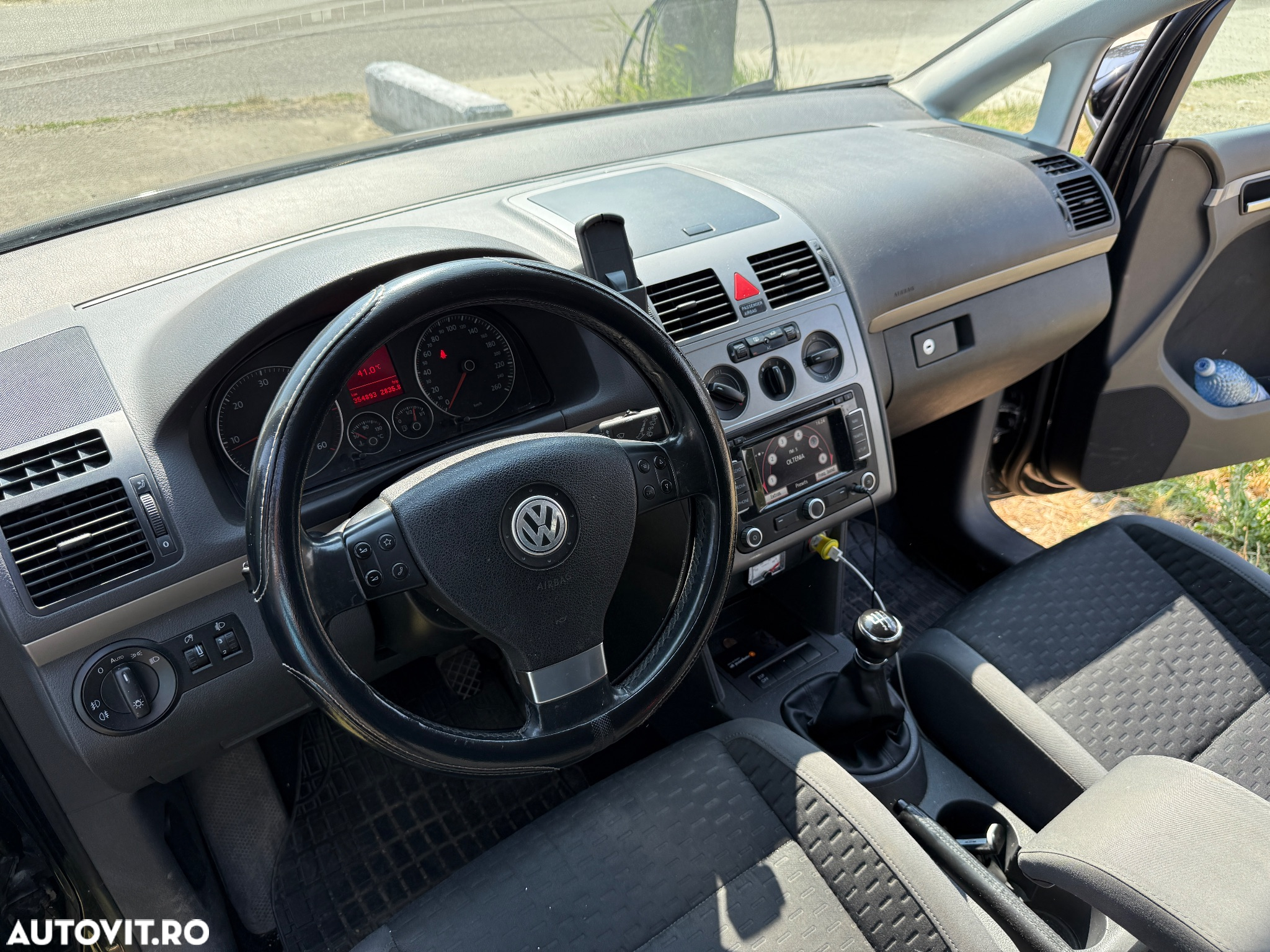 Volkswagen Touran 1.9 TDI Conceptline - 10