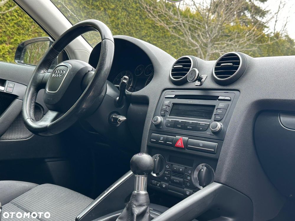 Audi A3 Sportback 1.6 Ambiente - 11