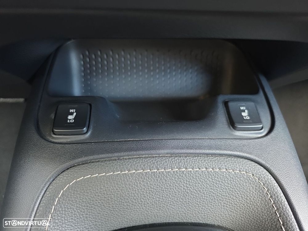 Toyota Corolla 1.8 Hybrid Comfort Plus - 22
