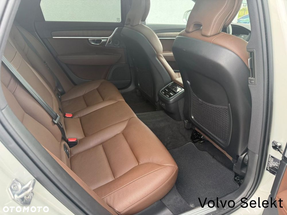 Volvo V90 Cross Country - 38