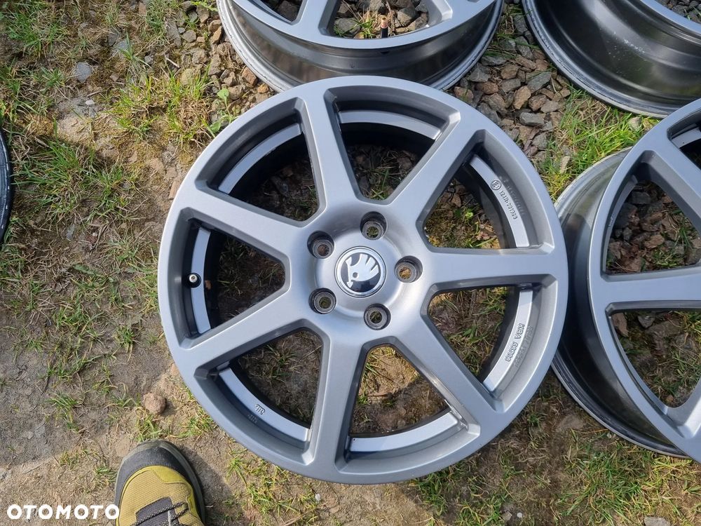 VW PASSAT B8, tiguan,T-ROC,AUDI Q3, SEAT,skoda alu 6,5x17 ET38 bdb stan - 7