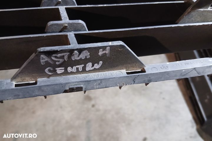 Grila bara fata centru 375768702 24460271 375768702 24460271 Opel Ast - 4
