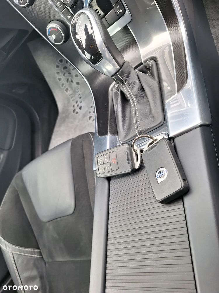 Volvo V60 D3 Geartronic RDesign - 28