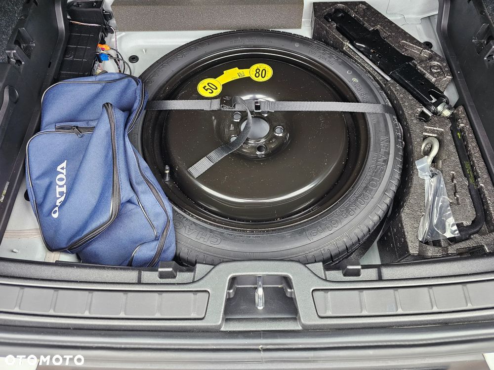 Volvo XC 40 T3 Momentum - 29