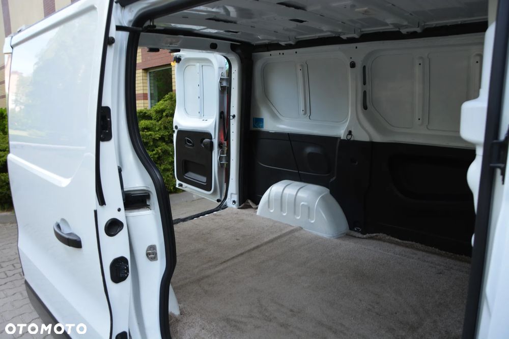 Nissan NV300 - 29