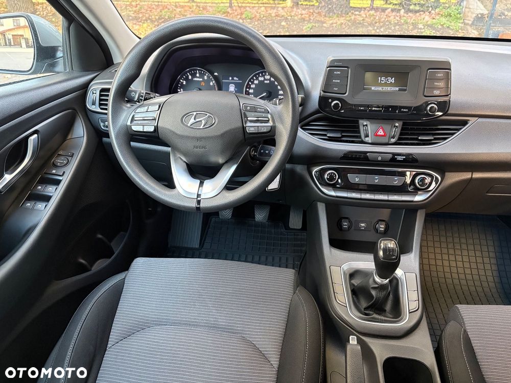 Hyundai i30 1.5 DPI Classic + - 18