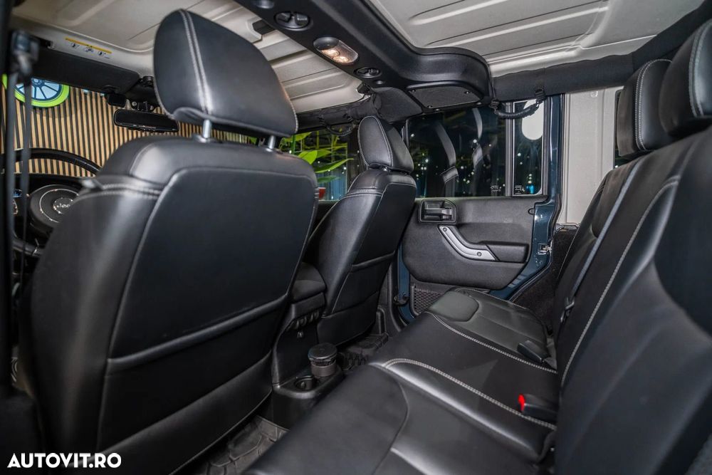 Jeep Wrangler - 27