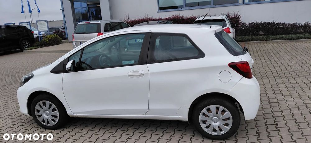 Toyota Yaris - 10