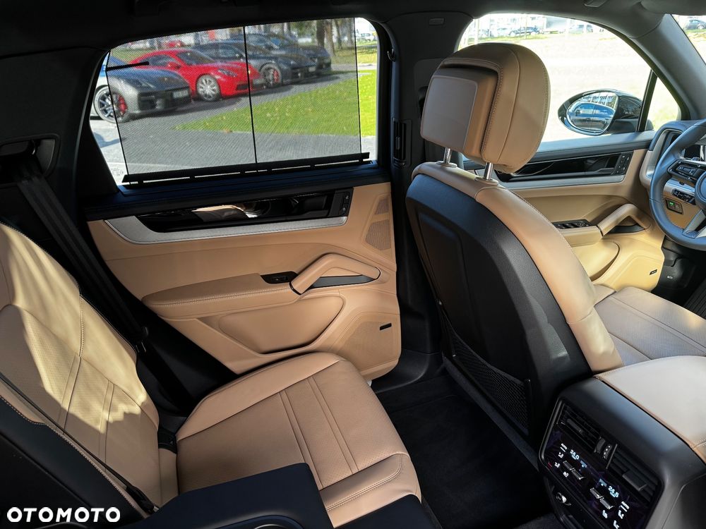 Porsche Cayenne S - 13