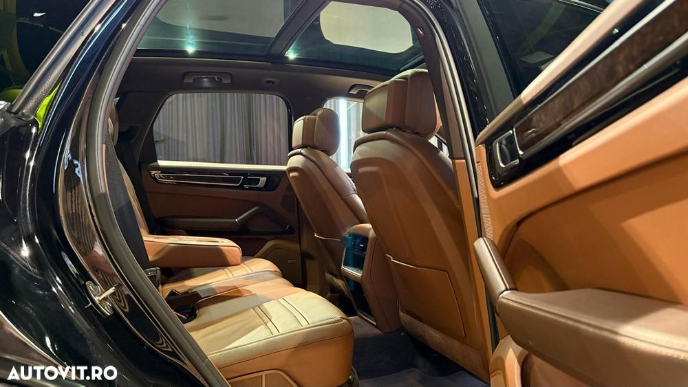 Porsche Cayenne - 23