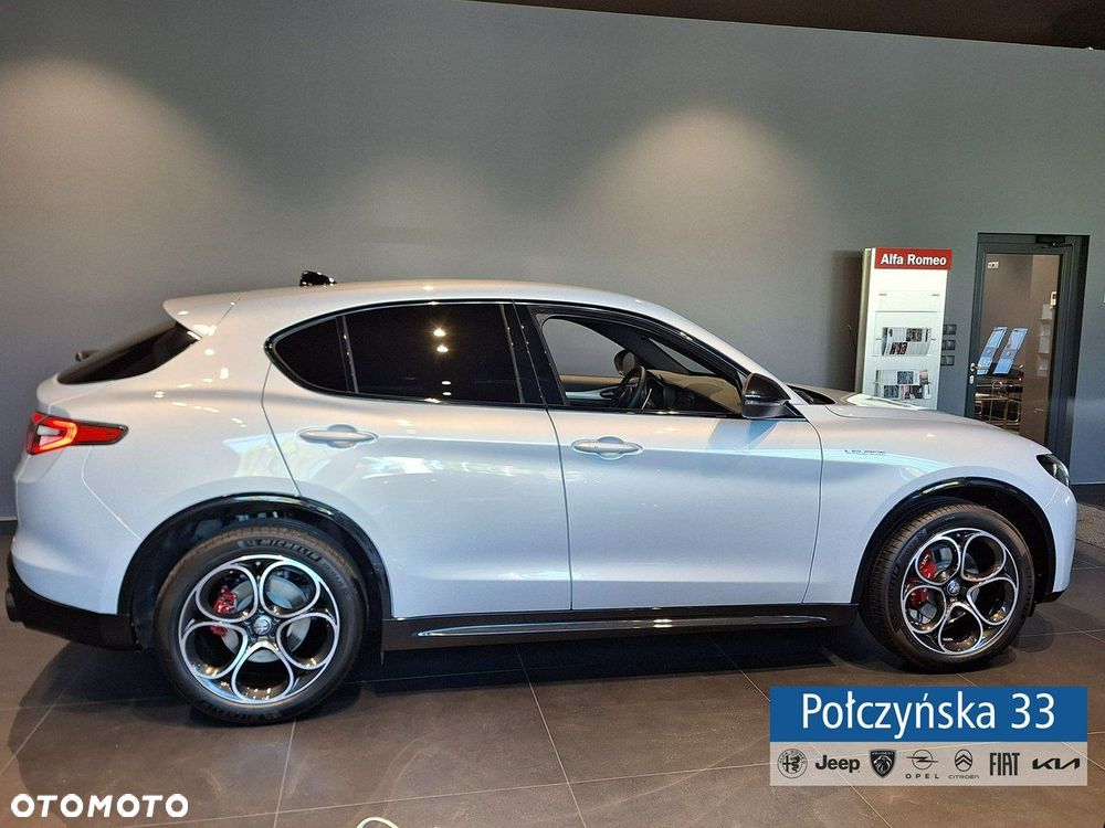 Alfa Romeo Stelvio - 8