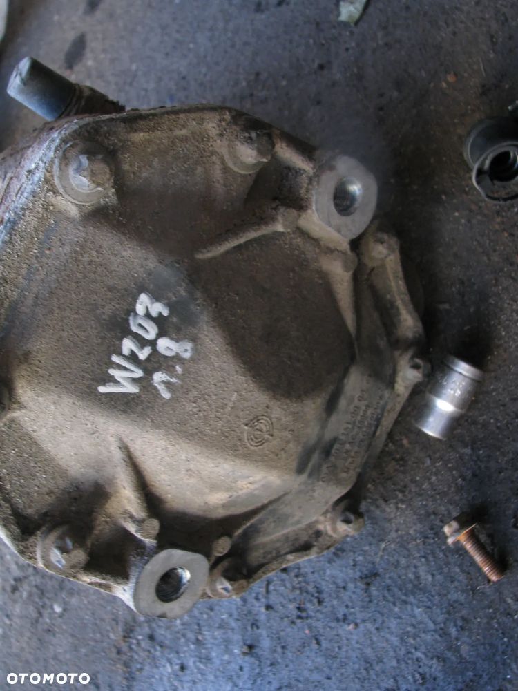 DYFERENCJAŁ MERCEDES W203 W209 A2033510008 - 4