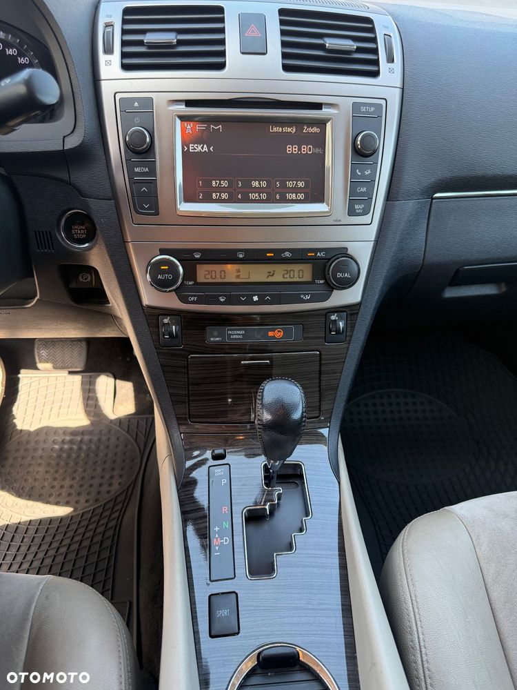 Toyota Avensis 2.0 Premium MS - 3