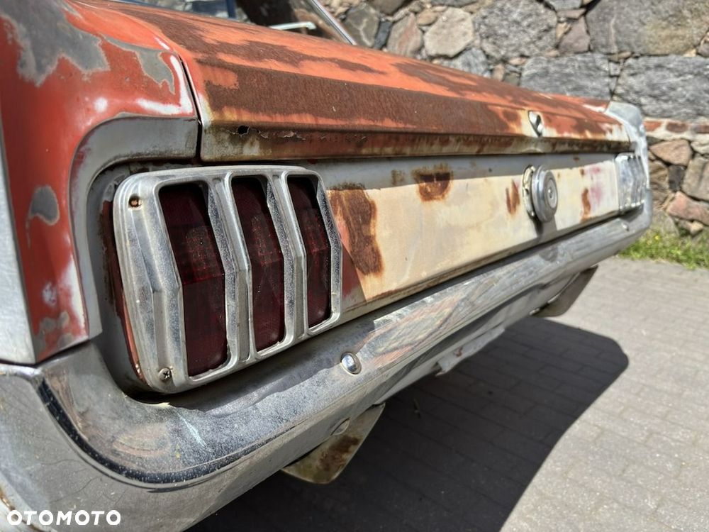 Ford Mustang - 35