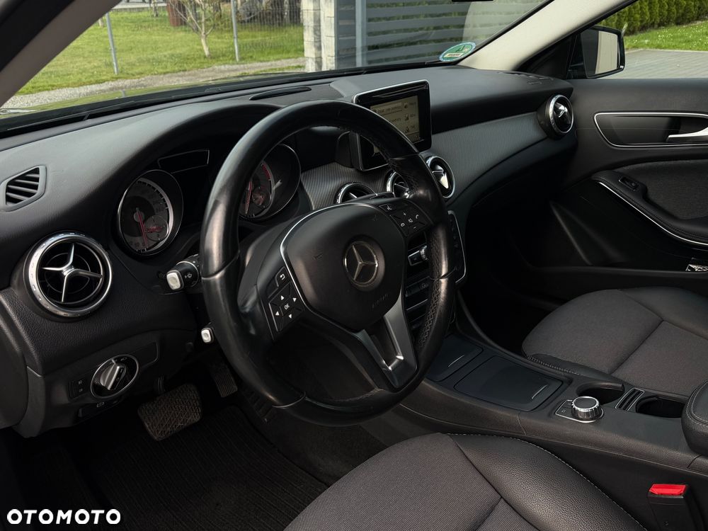 Mercedes-Benz GLA - 10