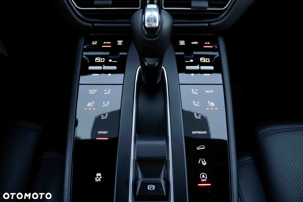 Porsche Macan Standard - 23