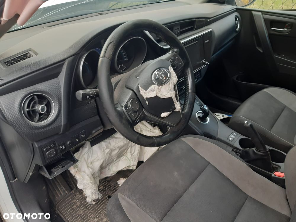 Toyota Auris Hybrid 135 Comfort - 11