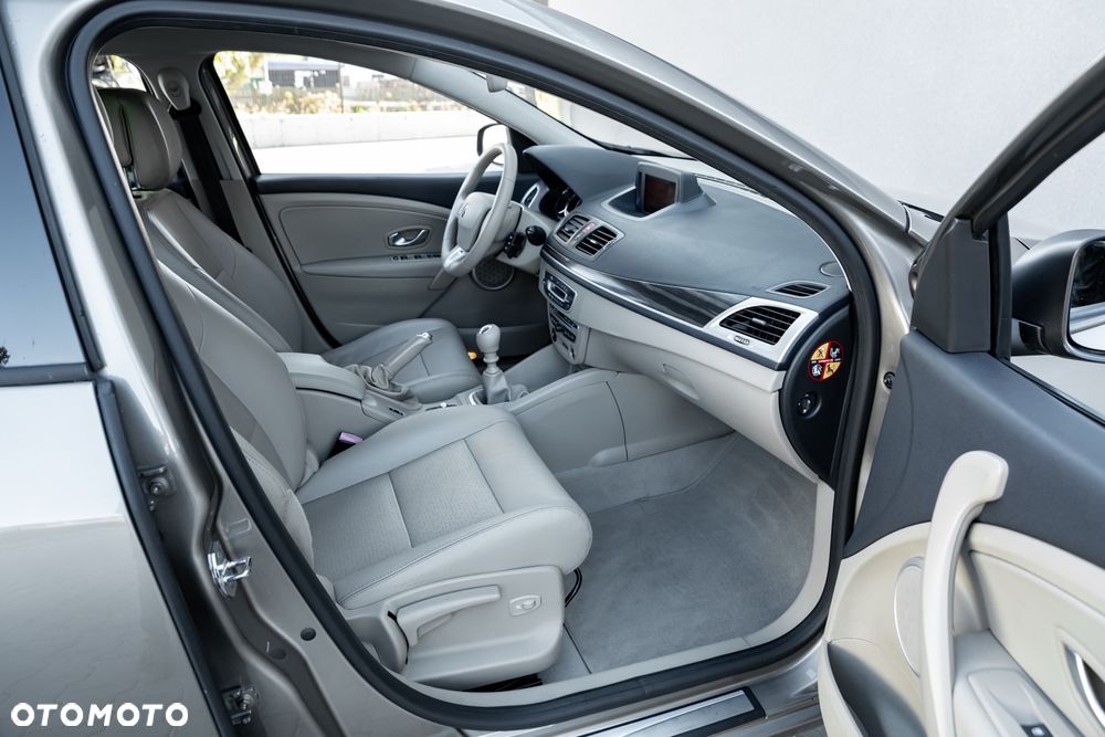 Renault Megane TCe 180 Luxe - 25