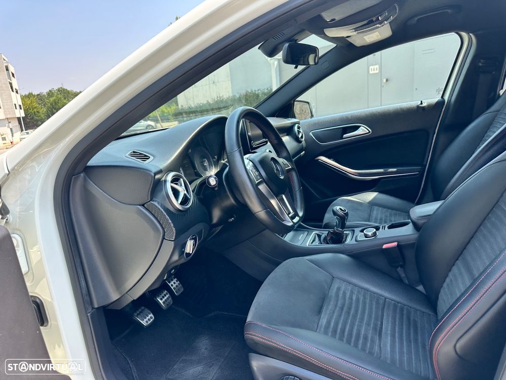 Mercedes-Benz A 180 d AMG Line - 23