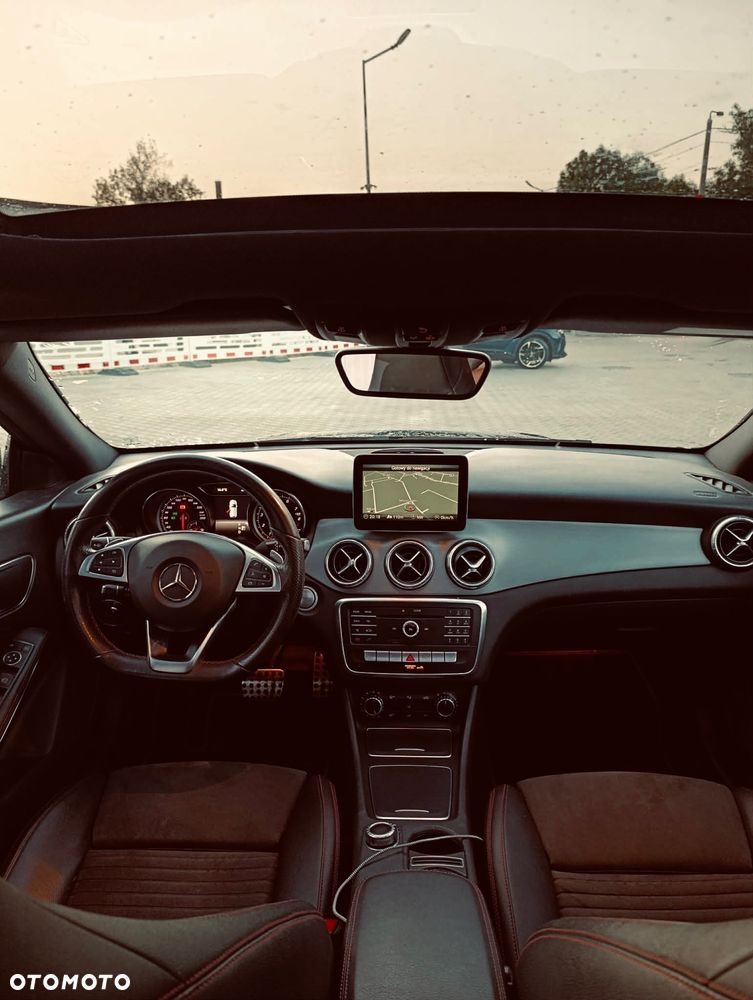 Mercedes-Benz CLA 180 7G-DCT AMG Line - 4