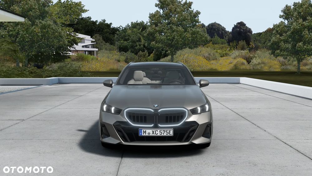 BMW Seria 5 530e xDrive PHEV M Sport - 3