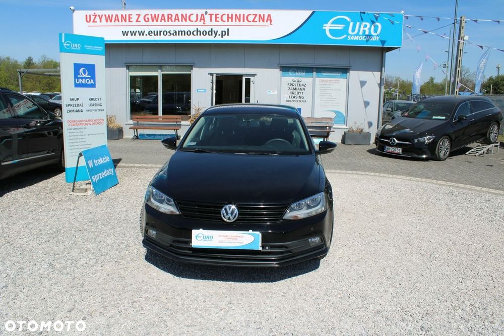 Volkswagen Jetta - 4