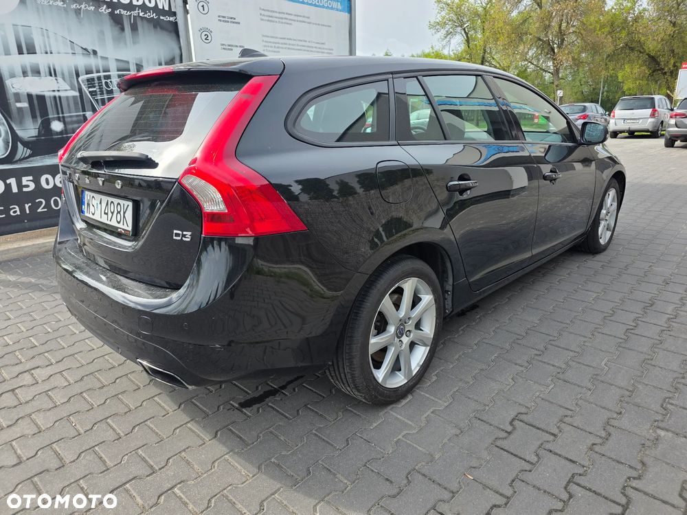 Volvo V60 D3 Momentum - 4