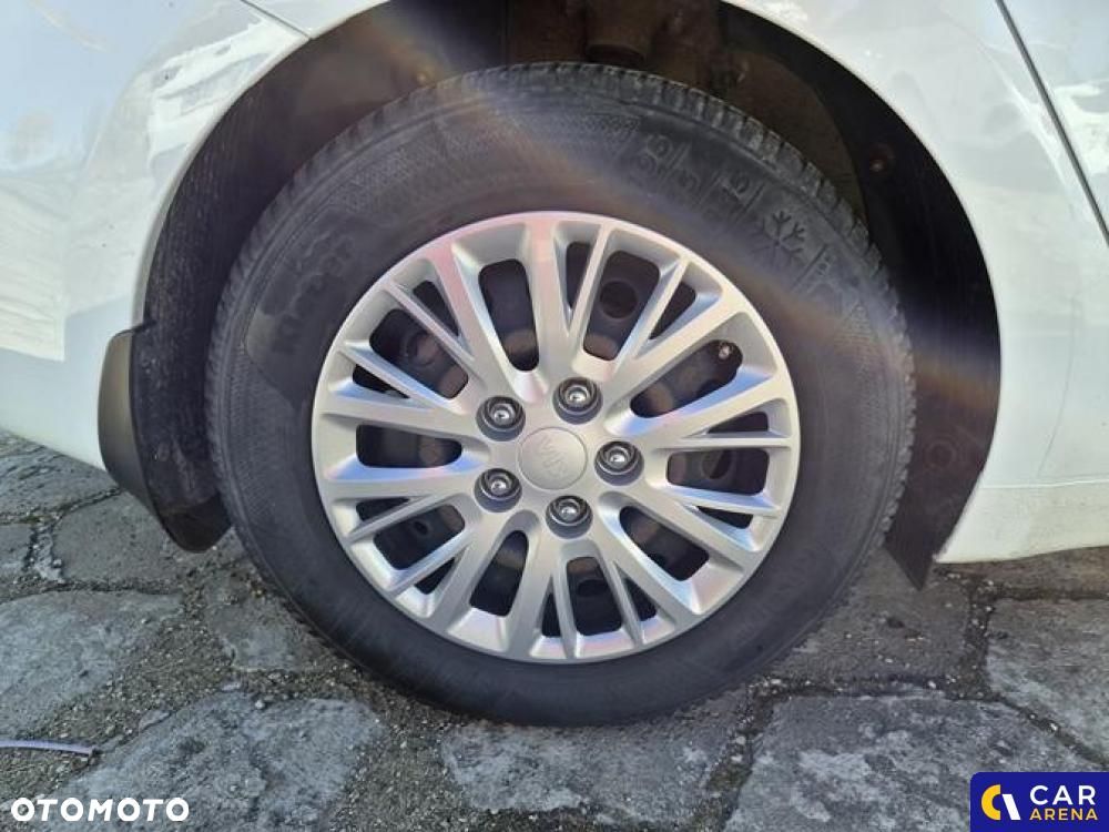Kia Ceed - 15